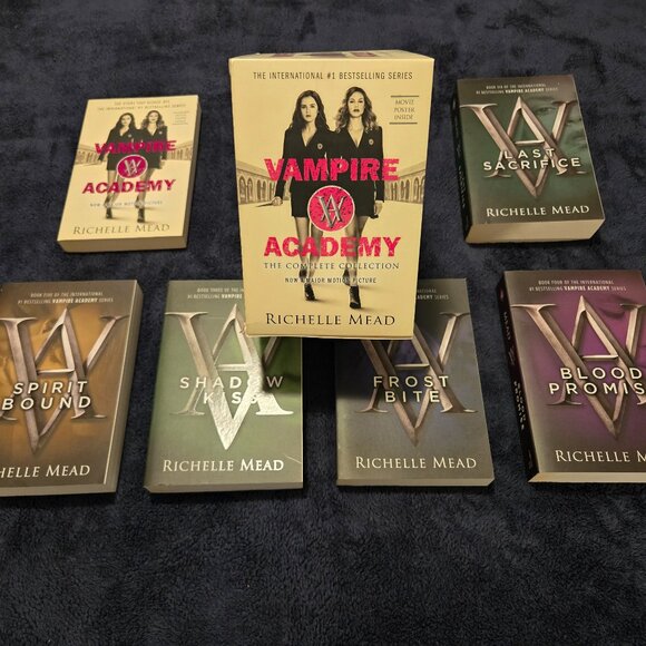 Vampire Academy - 6 Soft Cover Novel Collection in Like NEW Condition - Picture 2 of 4